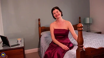 Hairy Mature Amateur Clare Is Telling Her Kinky Secrets videos