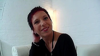 Milf Kim Und Der Riesen Dildo In Der Fotze videos