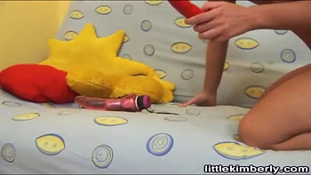 Little Kimberly with Pussy closeup Dildo Play videos