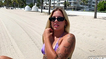 Lola Cheeks' beachy blowjob videos