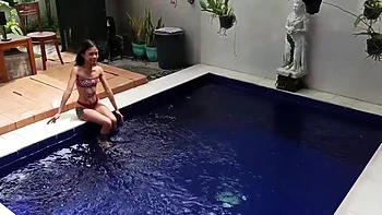 Does This Guy Have Elephantiasis? His Balls Are Too Big To Fit In The Mouth videos