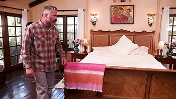 Cant Stop Staring At Juicy Pussy - Charles Dera And Scarlett Alexis videos