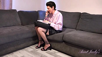 Scarlet Has Some Steamy Hot Phonesex at Her Home Office videos