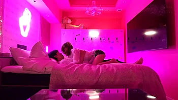 「ひさしぶりの好きピとエッチ…ワクワク♪」:性欲爆発中の潮吹き雑魚マンびっちちゃん。【Mizuki(20)】 videos