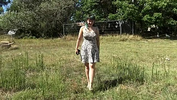 Irogenia, 31 years old, a world of her own... - Jacquie et Michel TV videos