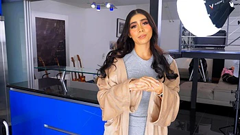 Hot Violet Myers and Victor Ray in steamy backstage action videos