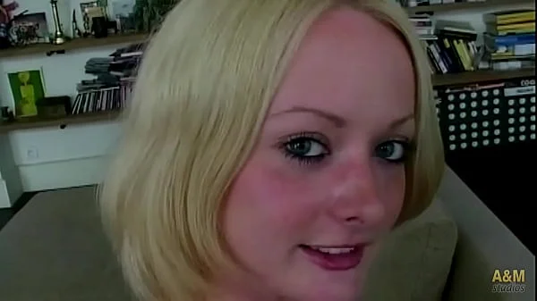 Mi amiga francesa, come plátanos a pares. videos