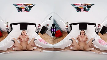 Cute blonde teen Alice Klay rides a big cock in stunning vr peaches scene videos