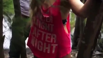 attachée en forét un inconnu abuse de moi videos