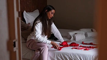 Miss Alice Wild, 25-year-old luminous beauty! - Jacquie et Michel TV videos