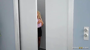 Will Hook Up With The Intern - Carla Boom videos