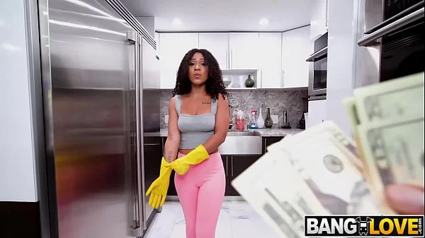 The Lovely Luna Cleans the Biggest Dick videos