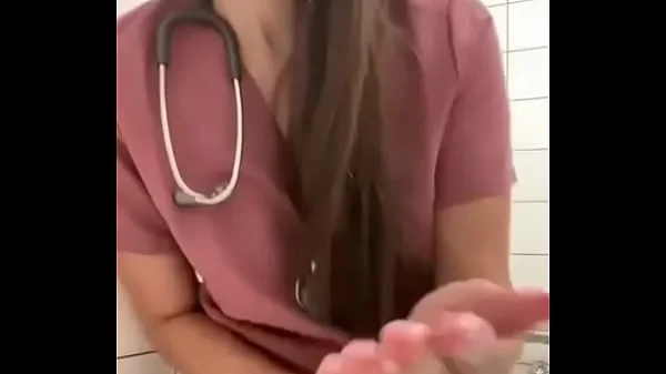 enfermera se masturba en el baño del hospital videos