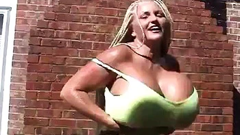 BB Gunns yellowbathsuit: Big Tits, Bongacams  Solo Porn videos