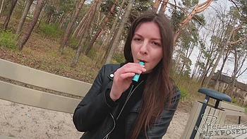 Amateur teen Rebeka Ruby fingers herself in the car with peaches videos