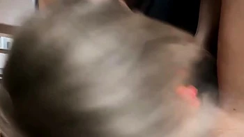 une fellation suivie d une sodomie devant la télé videos