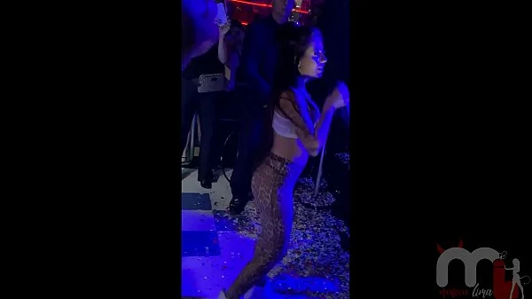 Mesmo gravida fui no show da Mc Mirella na Enigma Club e fodi com desconhecidos. videos