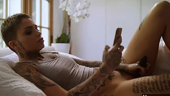 Rob Piper makes love with tattooed Leigh Raven videos