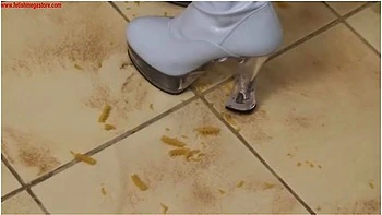 Crushing Fetish videos