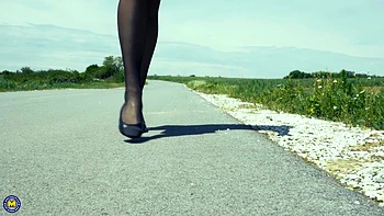 Mature Hitchhicker Gets Fucked In The Ass videos