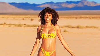 Frecklemonade Needs A Dick To Suck videos