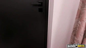 Butt Plug Fits Snug videos