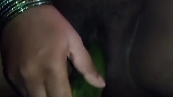 Aaj Phir Bhabhi Ne Apni Chut Me Khira Dala videos