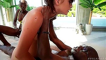 Huge Blac Treatment videos