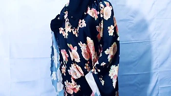 Muslim Hijabi Beautiful Housewife Fucking With Neighbor - With Clear Hindi Audio videos