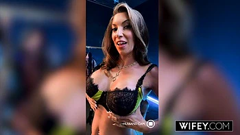 WIFEY Insatiable Hotwife LorReign Can t Stop Squirting In 6 BBC Gangbang While Hubby Films: Porn videos