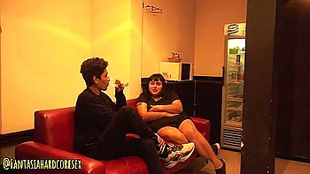 Se Dejo Hacer Un Anal Por Primera Vez A Cambio De Un Aumento De Sueldo videos