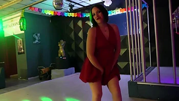 Oletsha packs quite a punch! - Jacquie et Michel TV videos