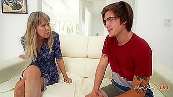 Mature Landlady Jamie Foster Lets Her Broke Tenant Pay The Rent In Cum videos