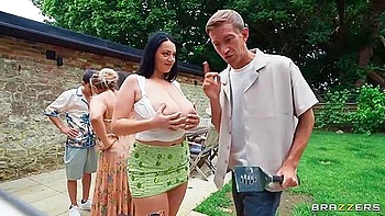 Klara Divine - Smiling Klaras Big Cock Movie videos