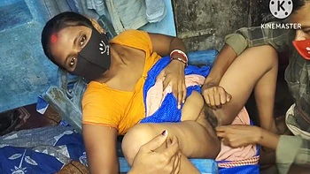 Dehati Gaon Ki Bhabhi Ne Up Ke Ladke Se Chudai Karvai videos