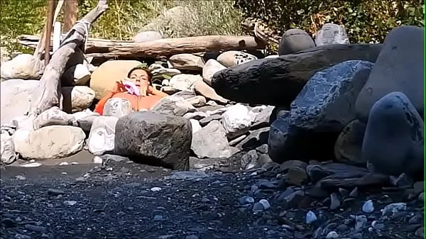 scopro donna al fiume tutta sola che si masturba si fa leccare la figa videos