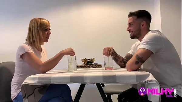 Conocieron a tu mamá por Tinder y la follaron... Milf española cachonda videos