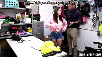 Officer Fucks The Naughty Chick On The Desk videos