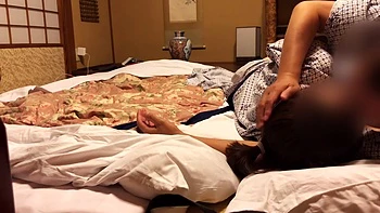 老舗温泉旅館ての浴衣セックス 勃起したのて自分勝手に挿入もまさかのトイレ中座の失態 videos