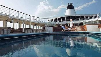 Screwing a Guest by the Pool on the Yacht Is Her Goal Today - Private Porn Sex Videos videos