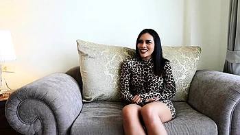 Asian Babe Craves For The Taste Of White Cock videos