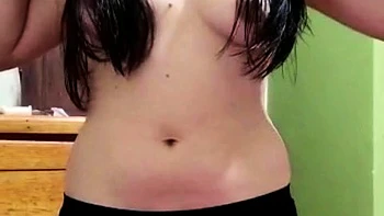 Daniela Duran gets completely naked and dances on onlyfans videos