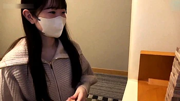 話題のルーキー女優のデビュー前のモ無しで videos