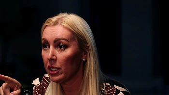 VIXEN BFFs Vixi   Melanie Share A Cock videos