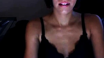 Gorgeous Amateur Babe on Webcam videos