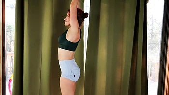 Sexy Curvy Violet Voss Perform Nude Yoga and Masturbation videos