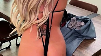 Blonde Bombshell Luna Luxe Enjoys Playing With The Dick videos