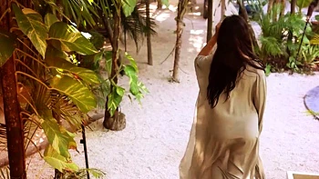 Busty teen Claudia drops off her bikini videos