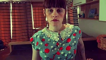 Hot amateur teen girl toying pussy in bed on webcam videos