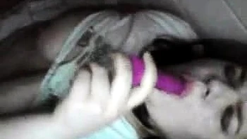 Amateur brunette double toying on webcam videos